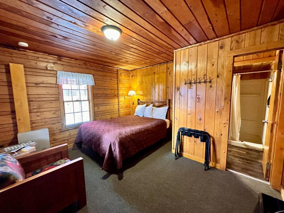 Yellowstone Cabins And Rv West Yellowstone Exteriör bild