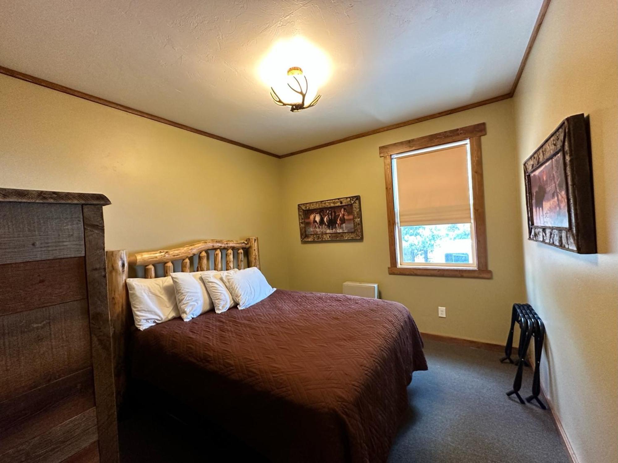 Yellowstone Cabins And Rv West Yellowstone Exteriör bild