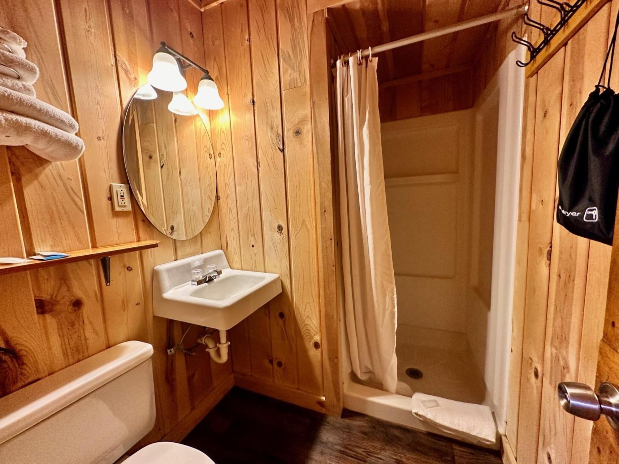 Yellowstone Cabins And Rv West Yellowstone Exteriör bild